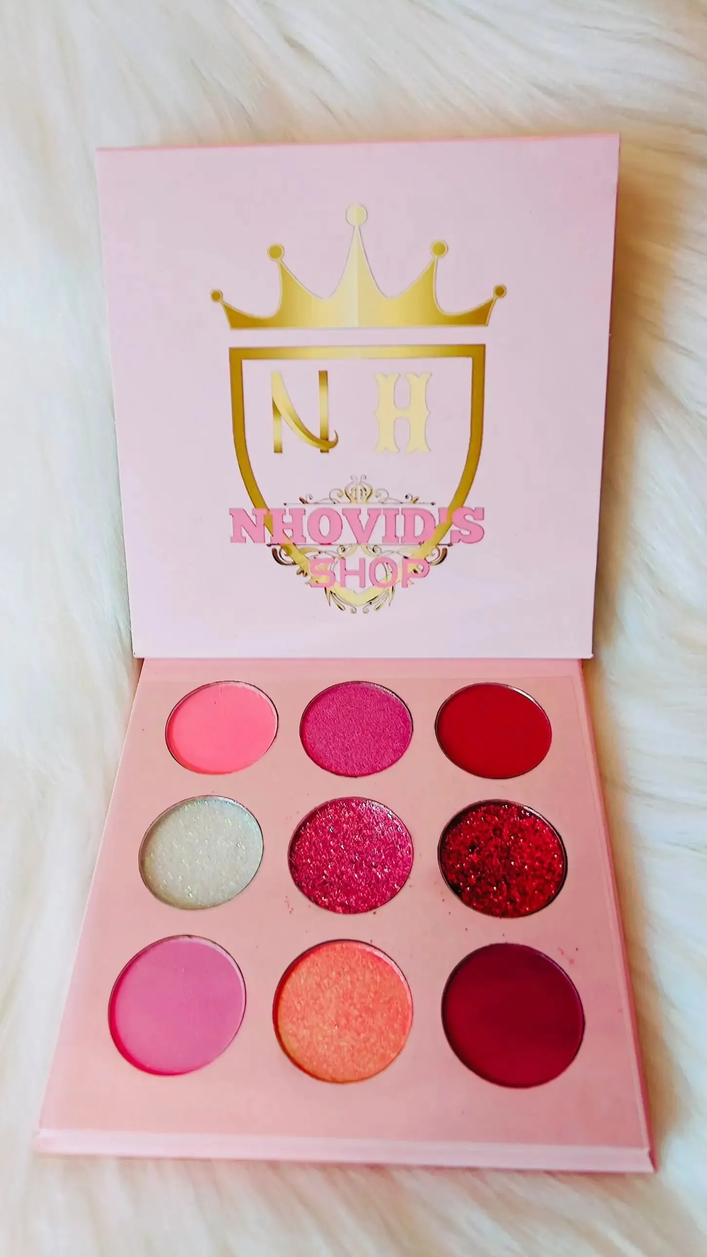 9 Color Eyeshadow Palette, Eye Makeup, Matte Eyeshadow, Shimmer Eyeshadow Palettes, Pink Eyeshadow, Colors, Eyeshadow Palette