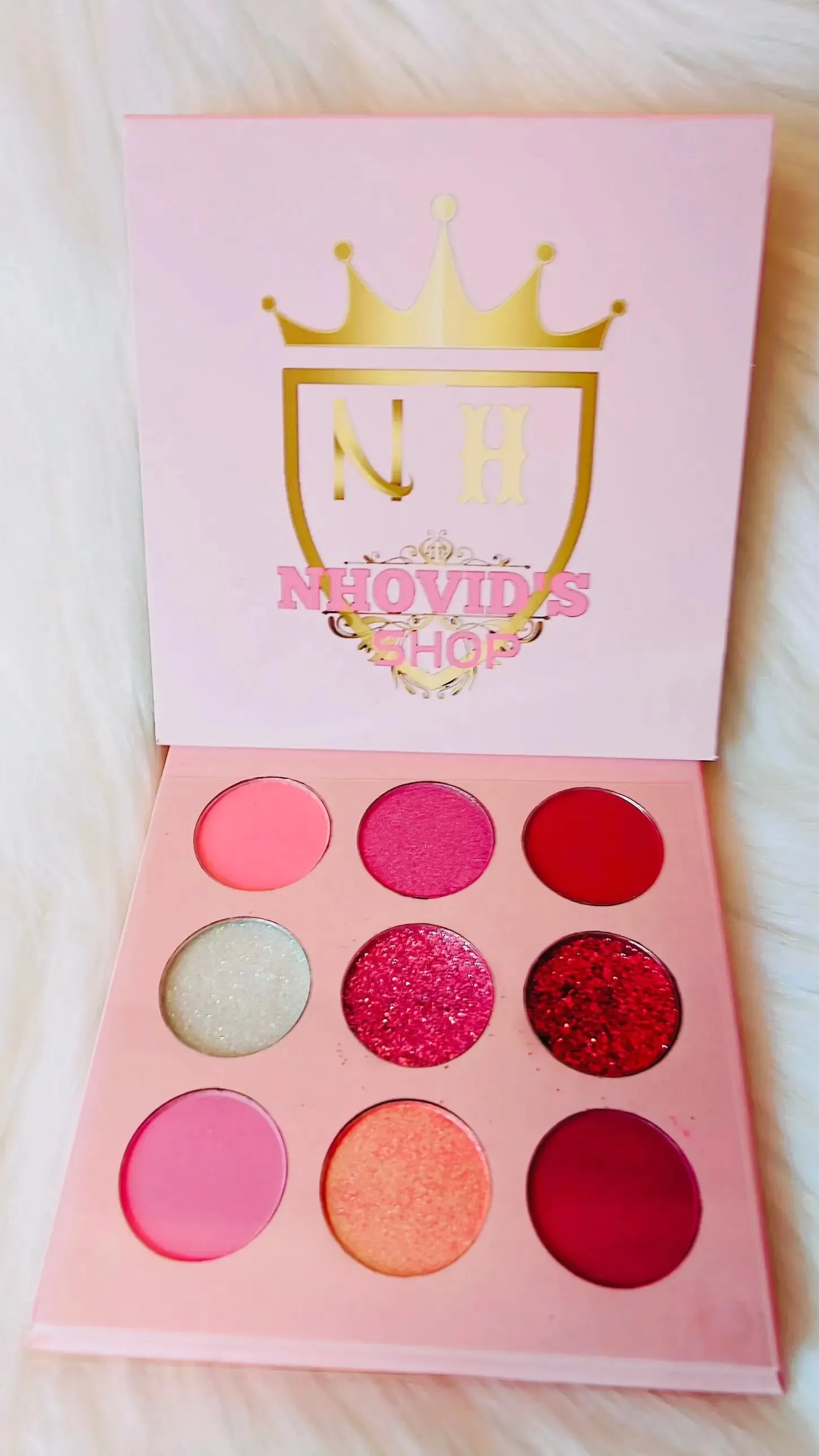 9 Color Eyeshadow Palette, Eye Makeup, Matte Eyeshadow, Shimmer Eyeshadow Palettes, Pink Eyeshadow, Colors, Eyeshadow Palette